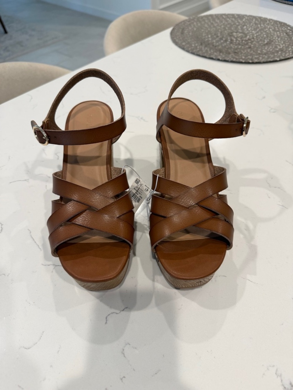 Old Navy Brown Leather Platform Clog Sandals with Stud Accents - Picture 2 of 6